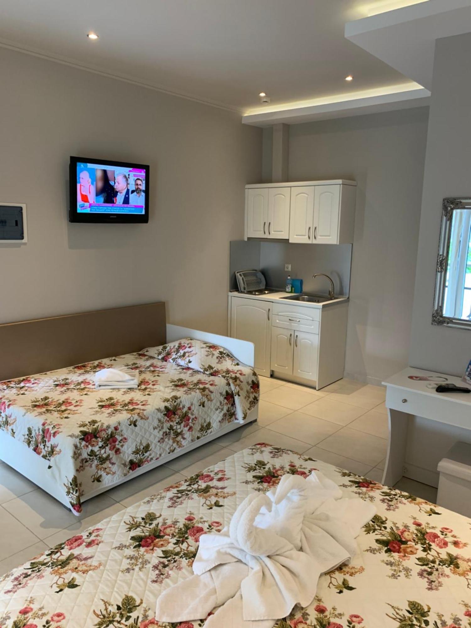לימנאס Luxury Studios Ath מראה חיצוני תמונה