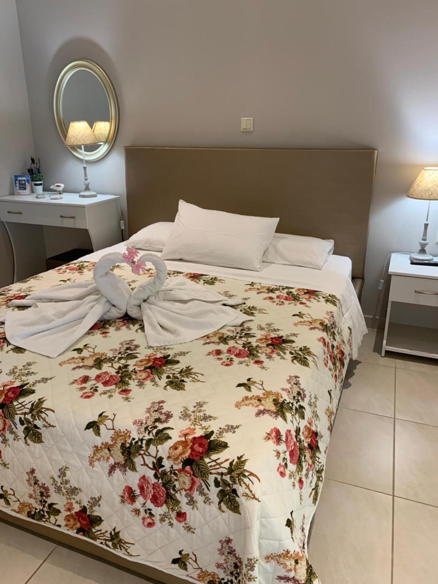 לימנאס Luxury Studios Ath מראה חיצוני תמונה